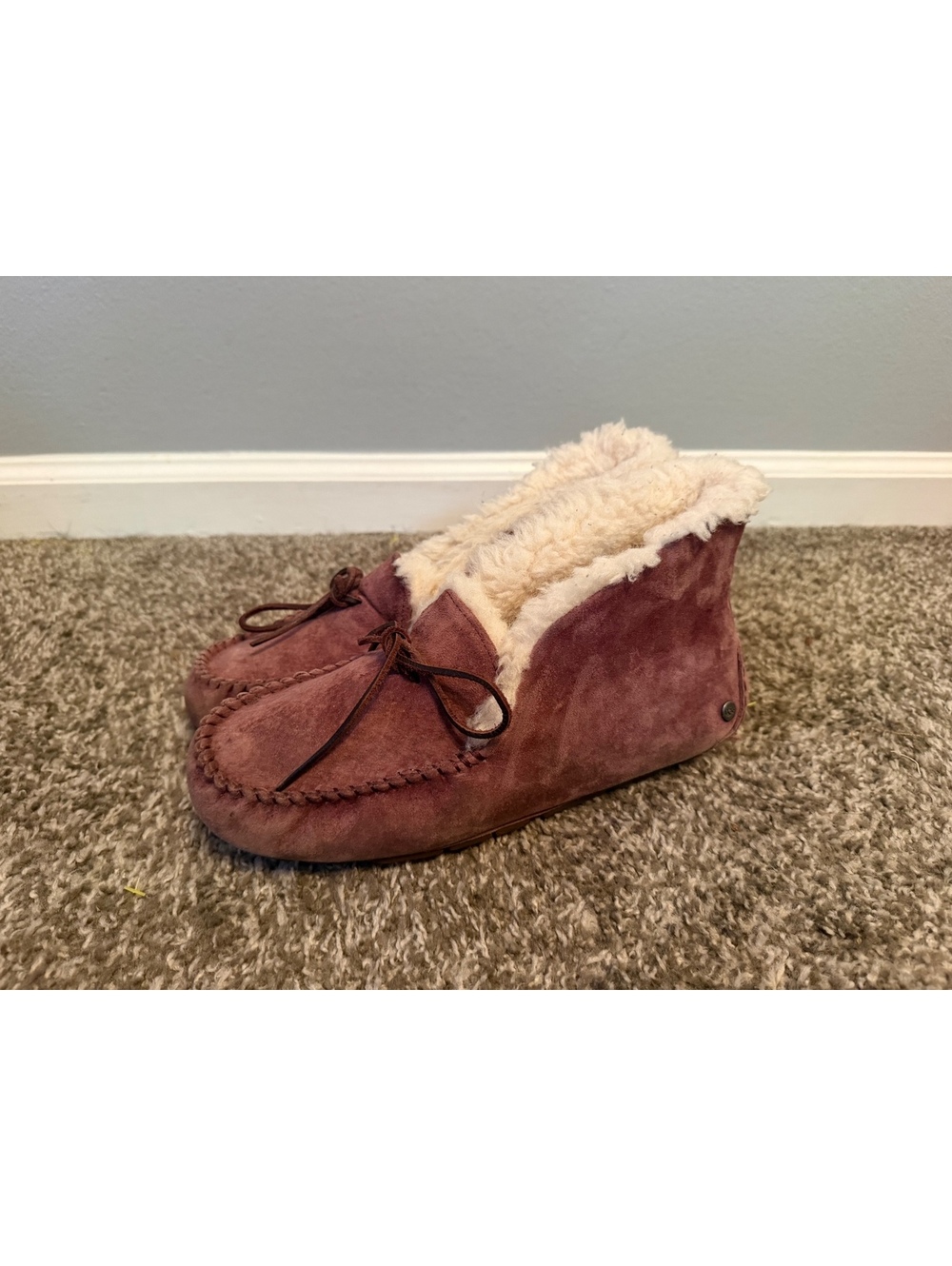 UGG Alena Sheepskin Moccasin Slippers Women’s 9